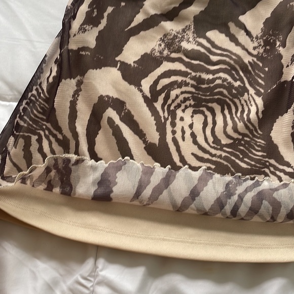 Princess Polly. Size 0. Zebra print skirt - Picture 2 of 3